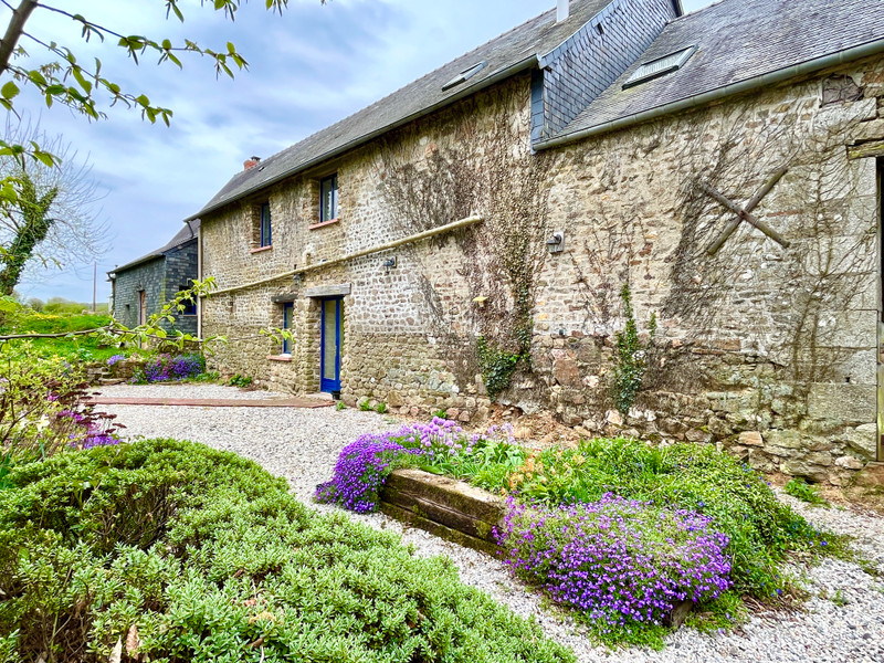 Propriété à vendre à Saint-Martin-des-Landes, Orne - 275 000 €