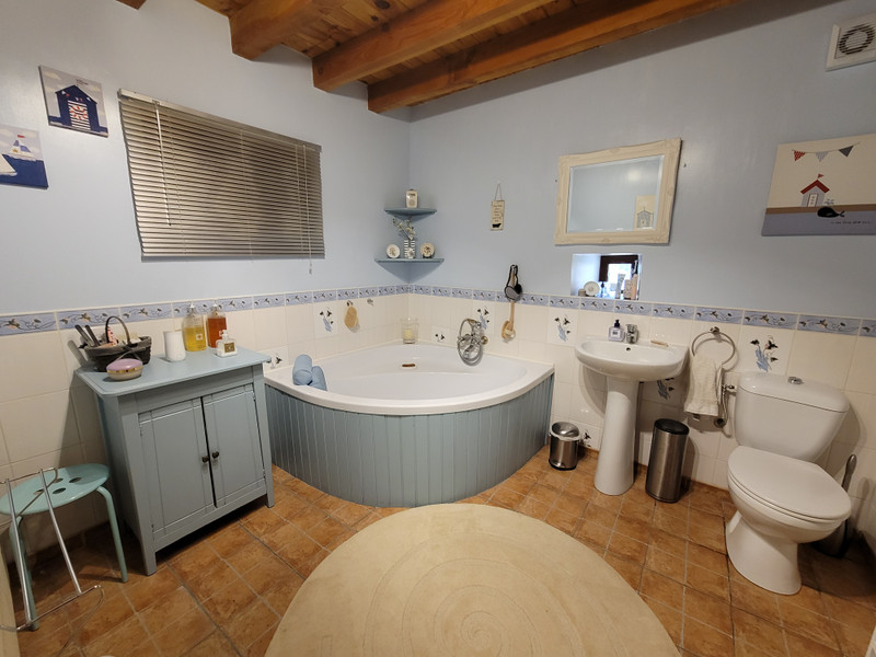 French property for sale in Saint-Adjutory, Charente - €224,700 - photo 6