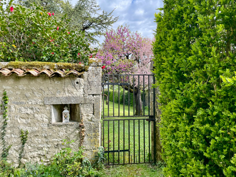French property for sale in Segonzac, Charente - €540,000 - photo 9