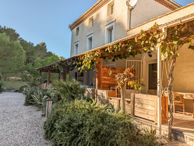 Impressive country property with 4 gites, pool, terraces, garages on 1.4 hectares in the South of France