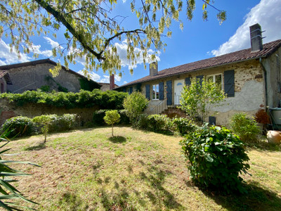 Maison à vendre à Rochechouart, Haute-Vienne, Limousin, avec Leggett Immobilier