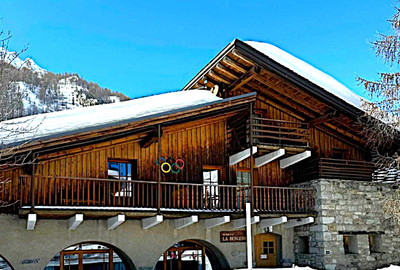 Ski property for sale in Val d'Isere - €1,850,000 - photo 9