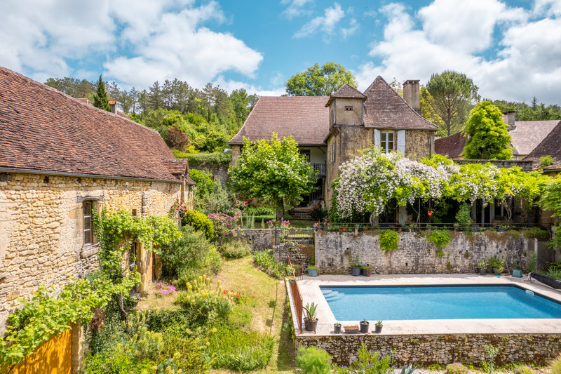 Maison à vendre à Plazac, Dordogne - 575.000 € - photo 1