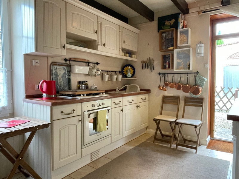 French property for sale in Fouqueure, Charente - €82,500 - photo 2