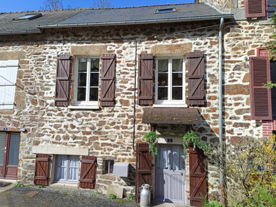 Maison à vendre à Ambrières-les-Vallées, Mayenne, Pays de la Loire, avec Leggett Immobilier