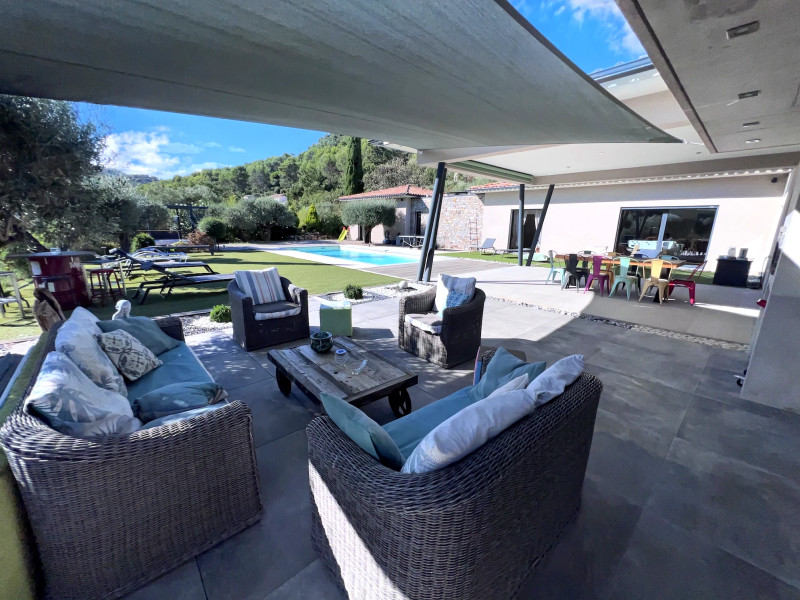 French property for sale in Solliès-Toucas, Var - €1,378,000 - photo 1