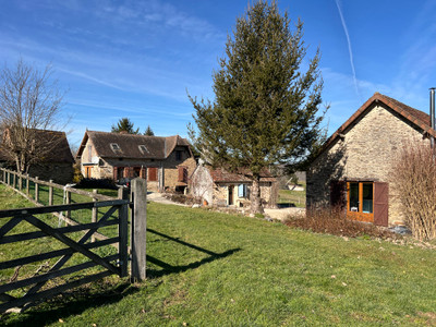 Maison à vendre à Jumilhac-le-Grand, Dordogne, Aquitaine, avec Leggett Immobilier
