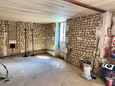 French property for sale in Nonac, Charente - €109,000 - photo 4