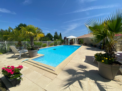 French property for sale in Mirambeau, Charente-Maritime - €278,200 - photo 2