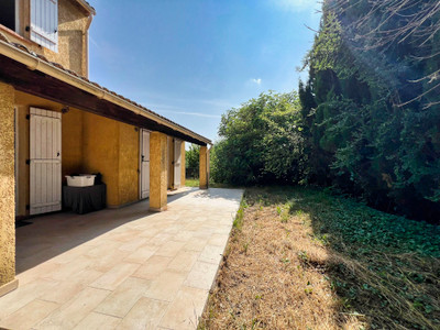 French property for sale in Gonfaron, Var - €330,000 - photo 2