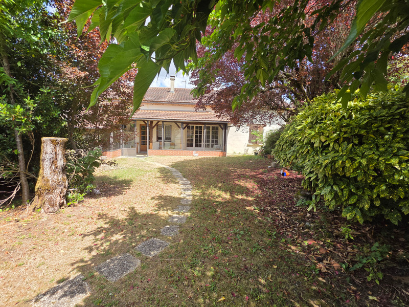 French property for sale in Saint-Astier, Dordogne - €130,800 - photo 0