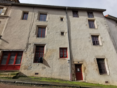 Maison à vendre à Bourganeuf, Creuse, Limousin, avec Leggett Immobilier
