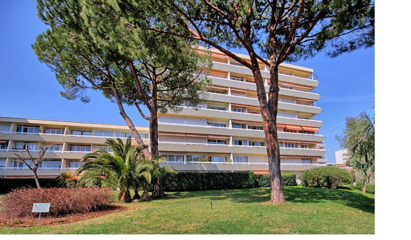 Propriété à vendre à Antibes, Alpes-Maritimes - 614 800 €