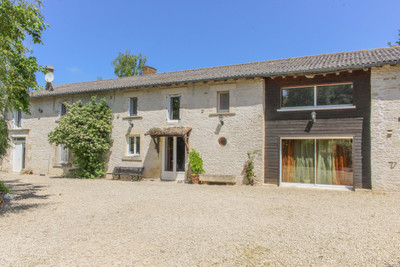 Maison à vendre à Cuhon, Vienne, Poitou-Charentes, avec Leggett Immobilier