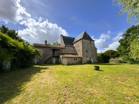 Chateau à vendre à Oroux, Deux-Sèvres - 371.000 € - photo 12