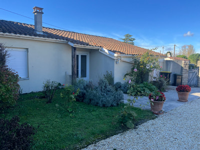 Maison à vendre à Saint-Médard, Charente, Poitou-Charentes, avec Leggett Immobilier
