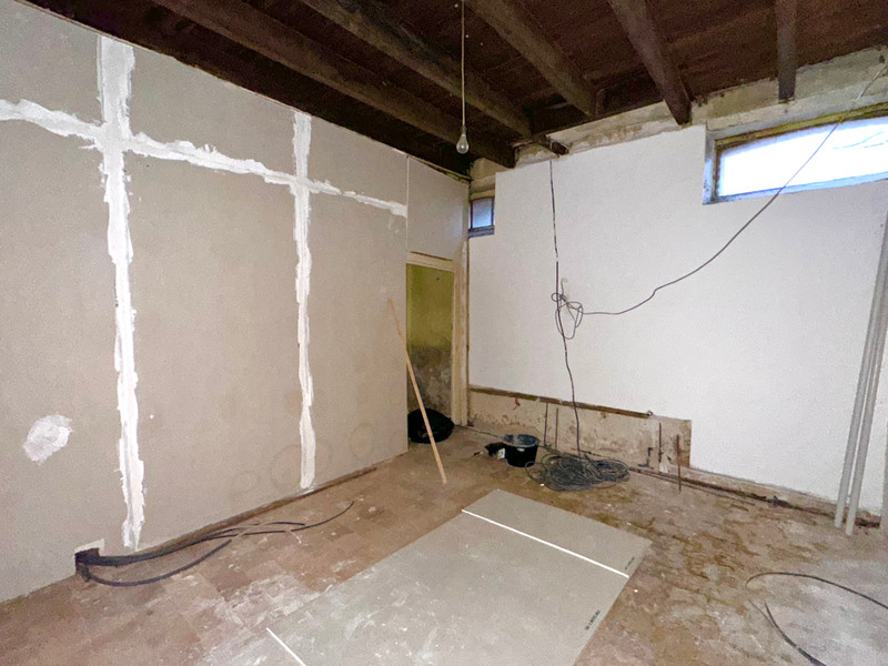 French property for sale in Saint-Léomer, Vienne - €30,000 - photo 5