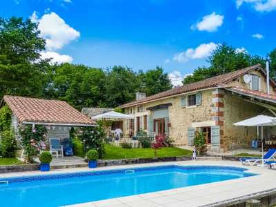 Maison à vendre à Manot, Charente, Poitou-Charentes, avec Leggett Immobilier