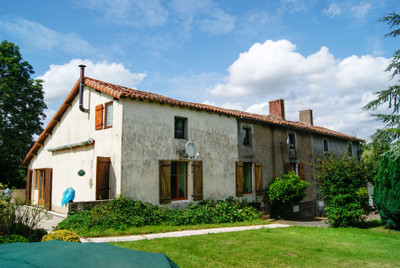 Maison à vendre à Saint-Pardoux-Soutiers, Deux-Sèvres, Poitou-Charentes, avec Leggett Immobilier