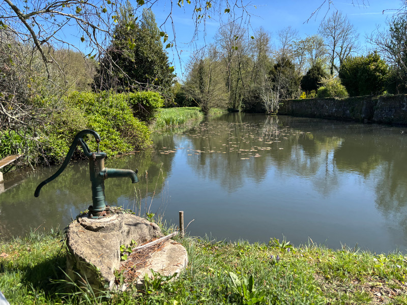 French property for sale in Angoulême, Charente - €367,500 - photo 1