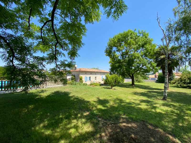 Maison à vendre à Messac, Charente-Maritime - 318.000 € - photo 1