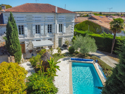 French property for sale in Vars, Charente - €328,600 - photo 1