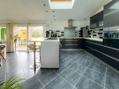 French property for sale in Saint-Vincent-de-Tyrosse, Landes - €374,000 - photo 4