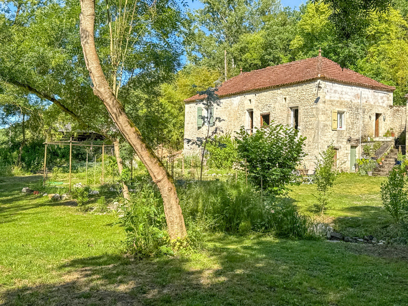 French property for sale in Montcuq-en-Quercy-Blanc, Lot - €149,000 - photo 0
