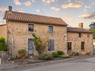 house for sale in Deux-Sèvres