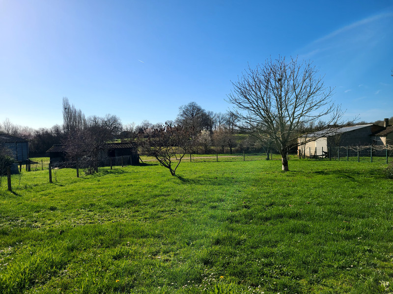 French property for sale in Pleuville, Charente - €118,000 - photo 10