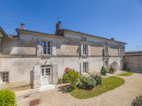 Propriété à vendre à Douzat, Charente - 349 900 € - photo n°2