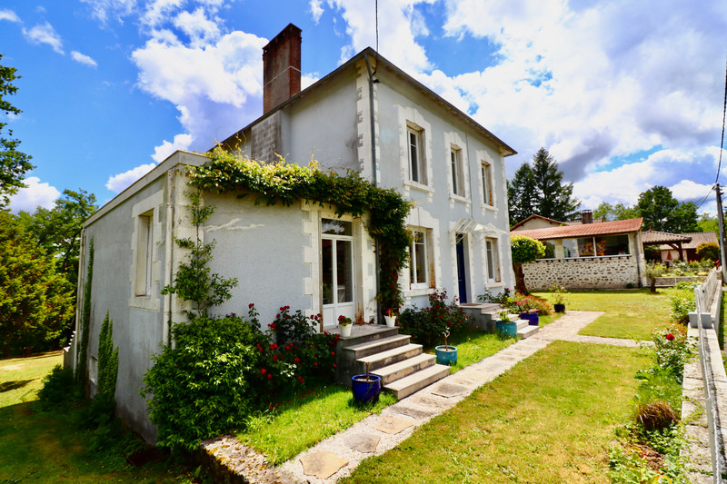French property for sale in Piégut-Pluviers, Dordogne - €381,600 - photo 9