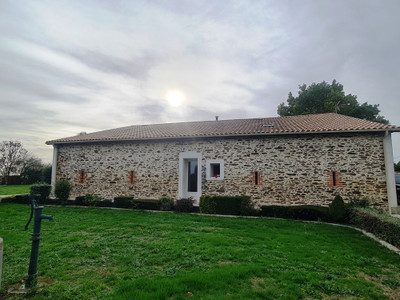 French property for sale in La Roche-sur-Yon, Vendée - €1,100,000 - photo 3