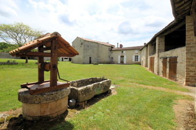Maison à vendre à Villefagnan, Charente, Poitou-Charentes, avec Leggett Immobilier