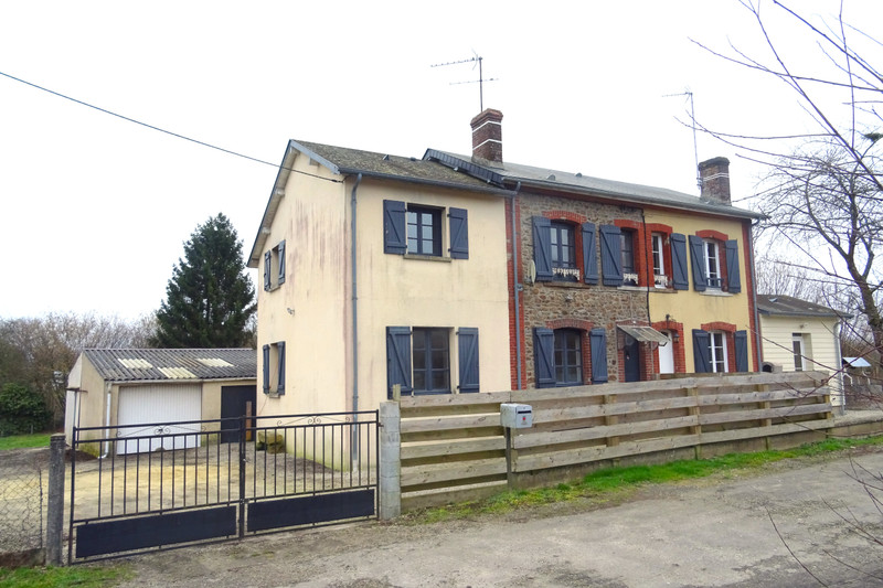 Maison à vendre à La Selle-la-Forge, Orne - 115 000 € - photo 1