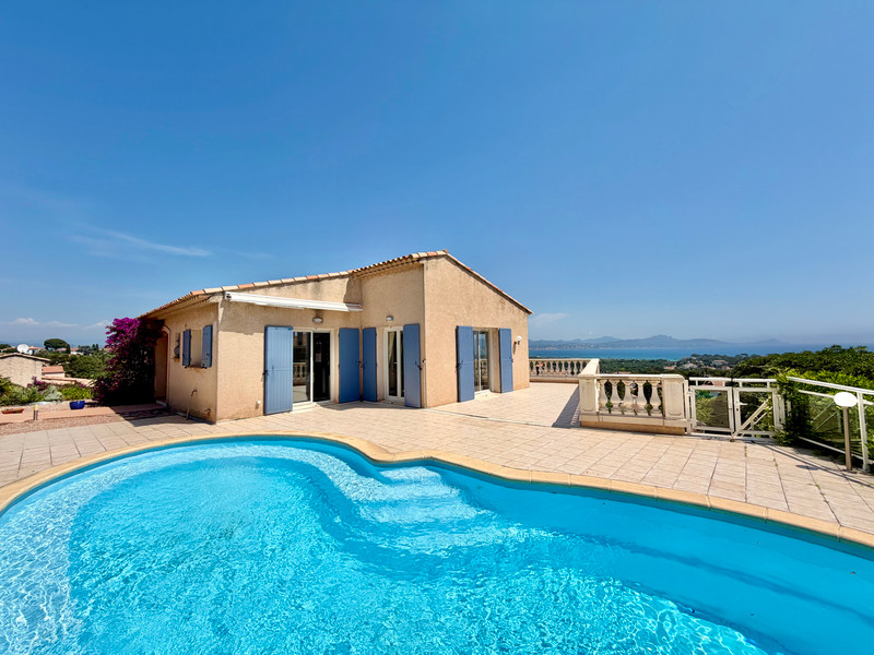 French property for sale in Fréjus, Var - €1,100,000 - photo 0
