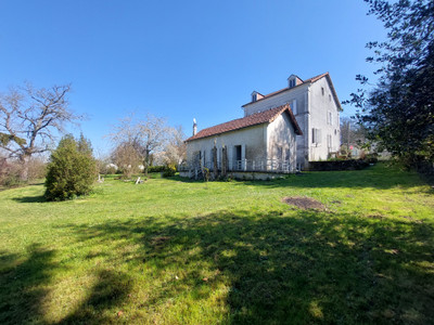 Maison à vendre à Bussière-Badil, Dordogne, Aquitaine, avec Leggett Immobilier