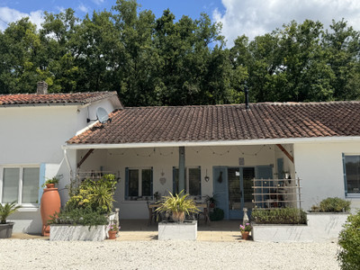 French property for sale in Édon, Charente - €385,000 - photo 2