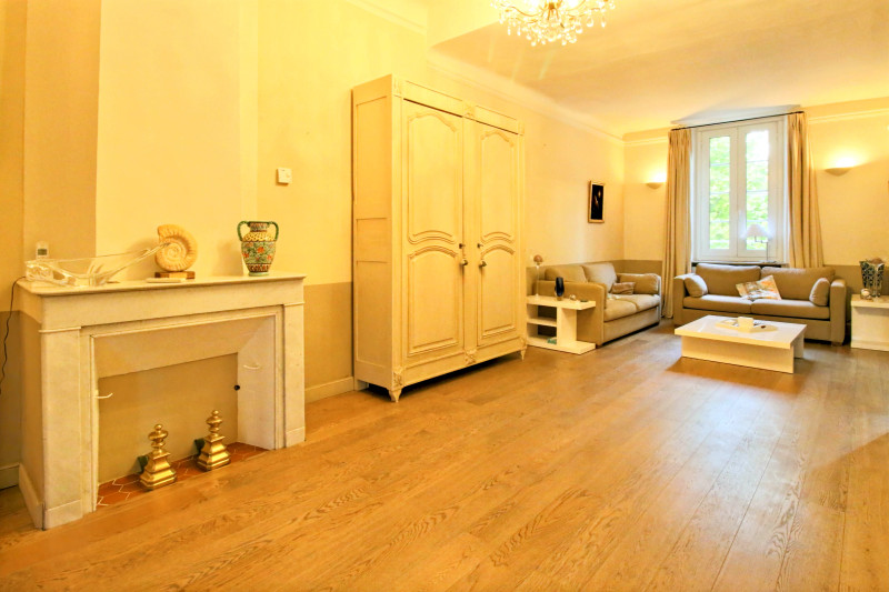 French property for sale in Apt, Vaucluse - €500,000 - photo 3