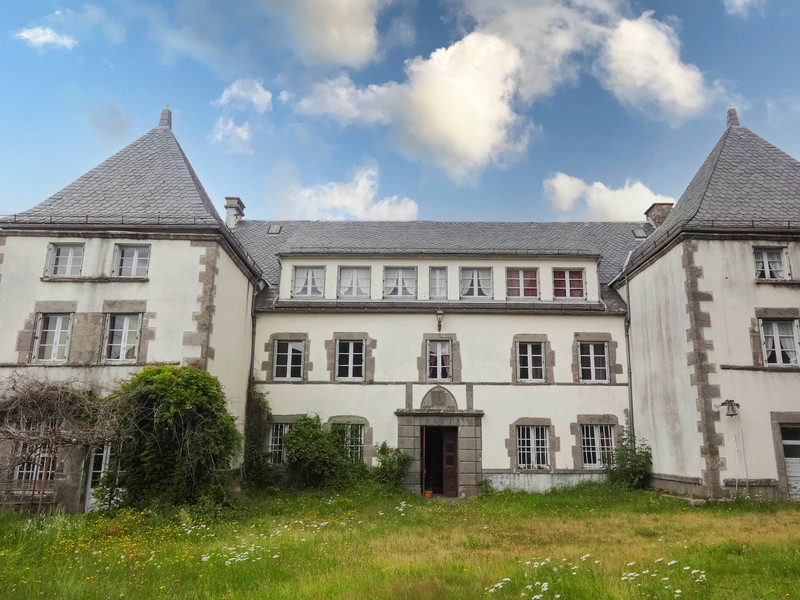Maison à vendre en Auvergne PuydeDôme La Tourd'Auvergne Manoir du