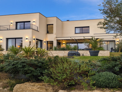 Maison à vendre à Millery, Rhône, Rhône-Alpes, avec Leggett Immobilier