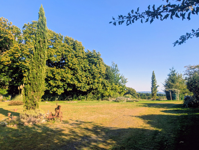 French property for sale in Bussière-Galant, Haute-Vienne - €179,000 - photo 2