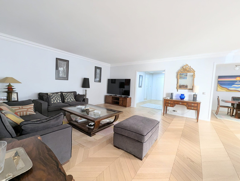 French property for sale in Paris 7e Arrondissement, Paris - €2,194,000 - photo 2