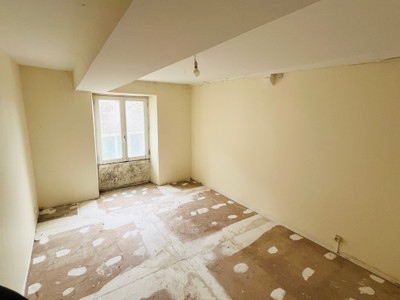 French property for sale in Lignières-Orgères, Mayenne - €41,600 - photo 1