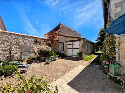 French property for sale in Montmoreau, Charente - €176,040 - photo 1