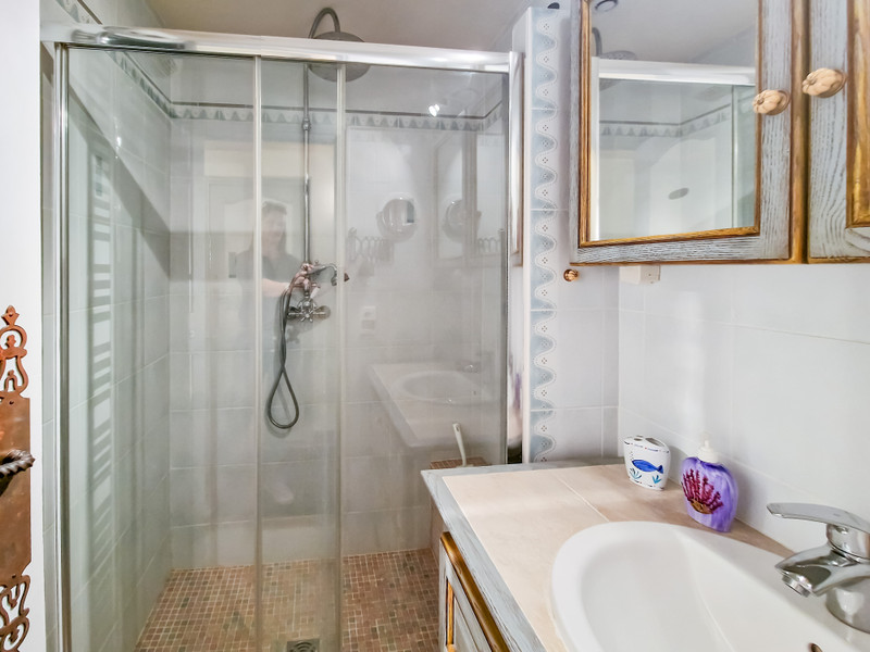 French property for sale in Sault, Vaucluse - €430,000 - photo 9