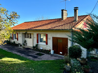 Maison à vendre à Saint-Romain, Charente - 199.800 € - photo 1