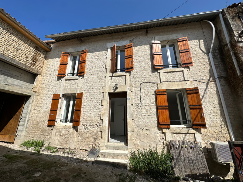 Maison à vendre à Coteaux-du-Blanzacais, Charente - 67 600 € - photo 1