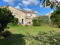 Maison à vendre à Angoulême, Charente - 222.600 € - photo 1