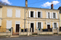 Propriété à vendre à Ruelle-sur-Touvre, Charente - 247 000 € - photo n°1